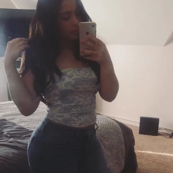 Meet your Posher, Jennyfer - Picture 1 of 1